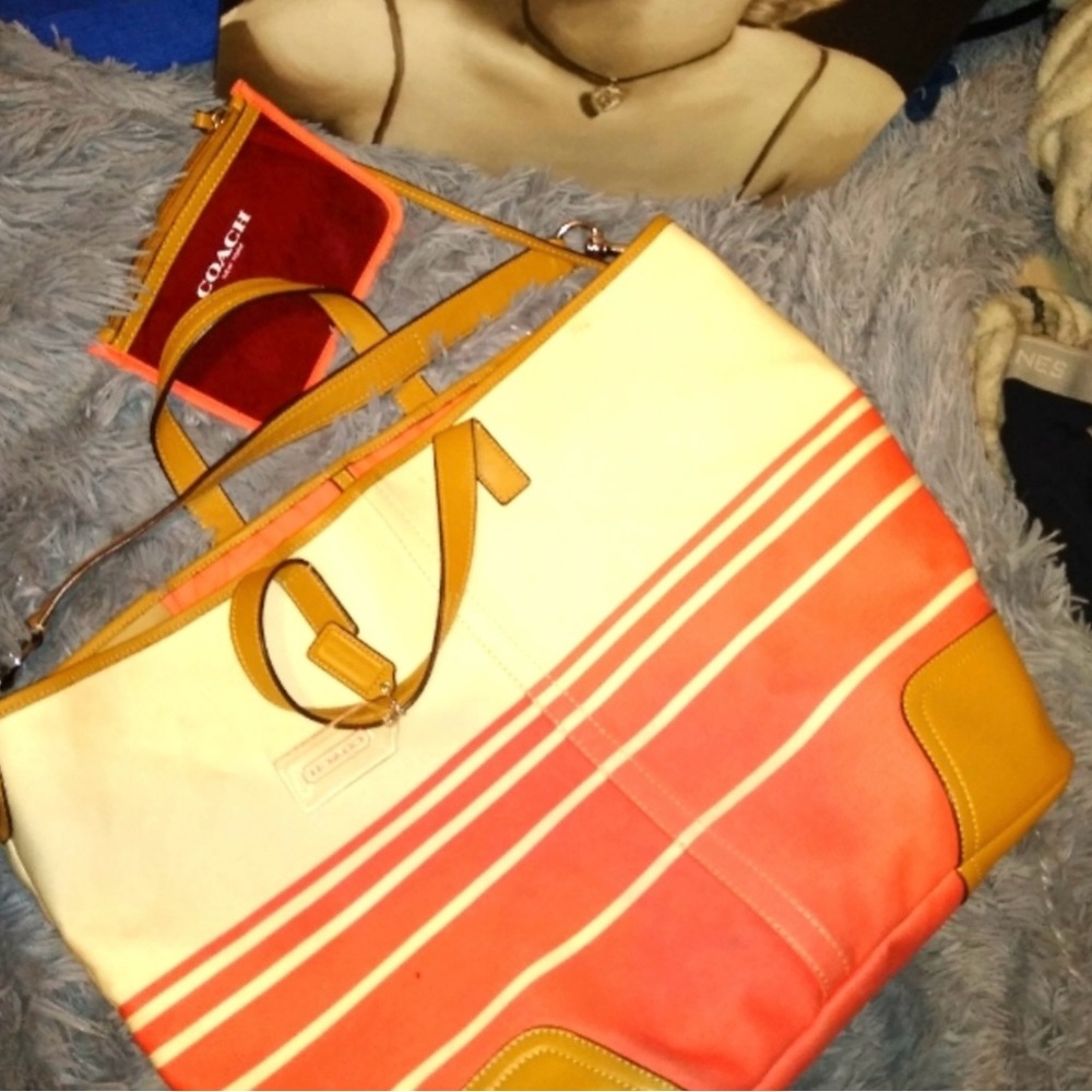 COACH HADLEY VARIEGATED BRILLIANT SALMON DUFFLE BAG INCLUDING POUCH